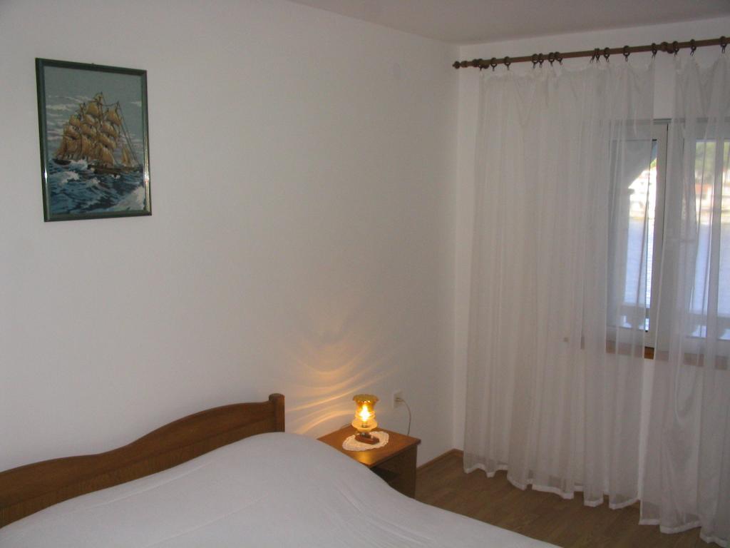 Apartments Gugic Приградица Экстерьер фото
