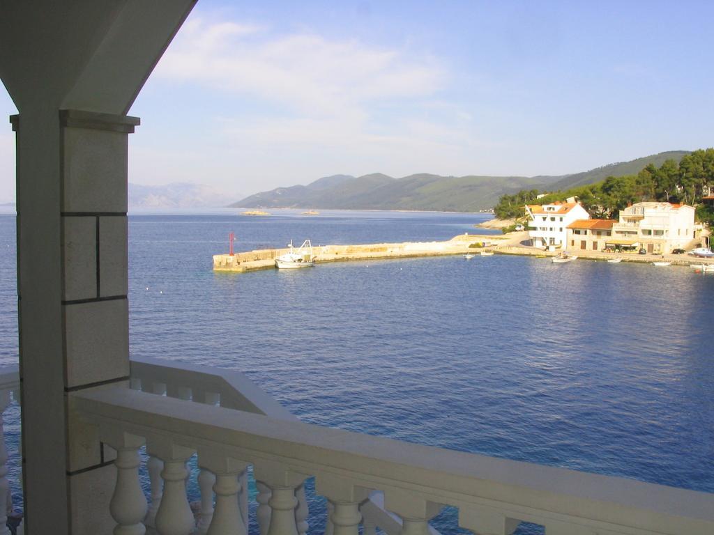 Apartments Gugic Приградица Экстерьер фото