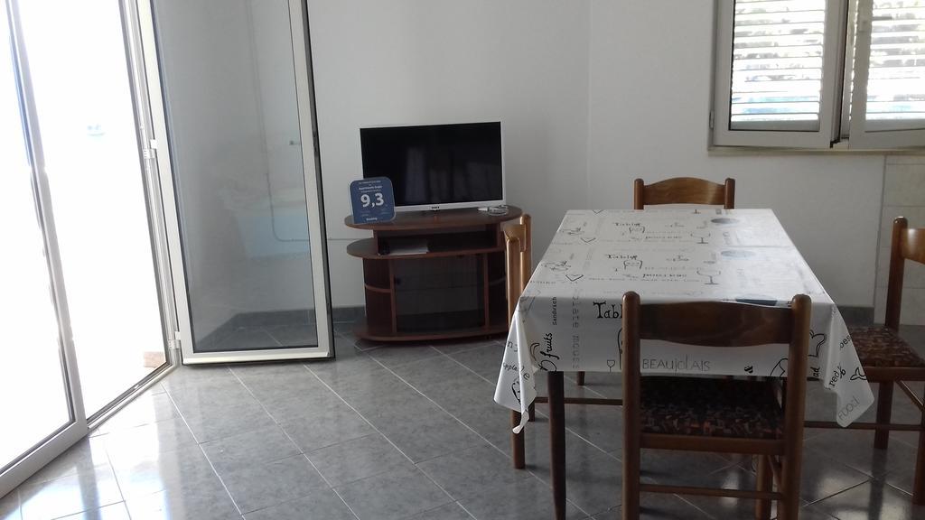 Apartments Gugic Приградица Экстерьер фото