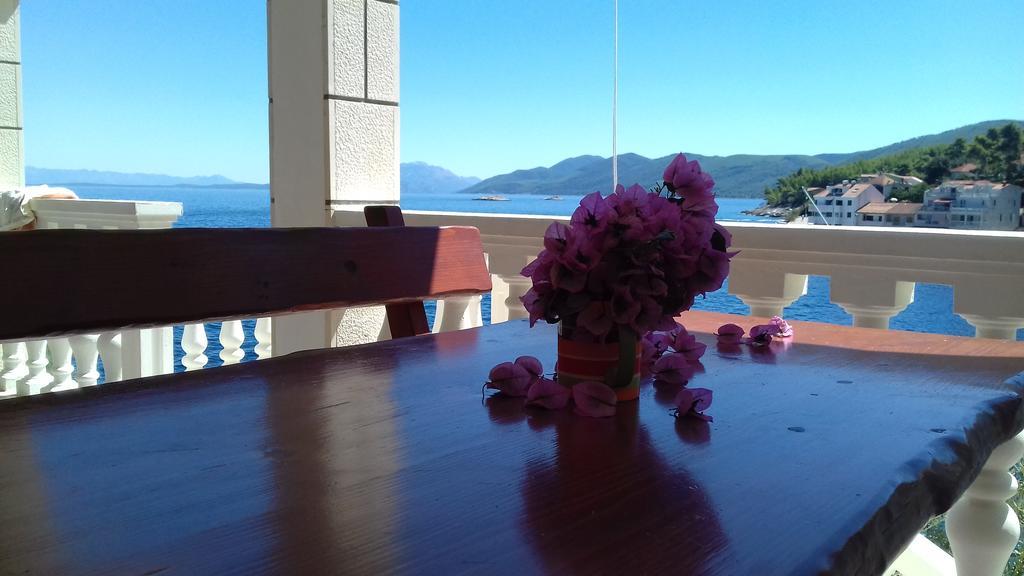 Apartments Gugic Приградица Экстерьер фото